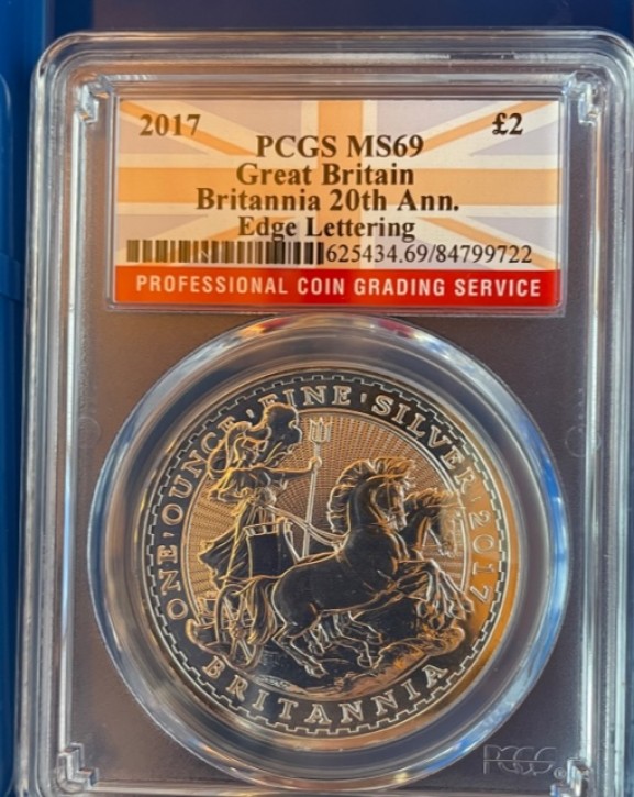 1 oz Silber Britannia Chariot 2017 in Slab MS69 - 20th Anniversary on the rim  ( diff.besteuert nach §25a UStG )