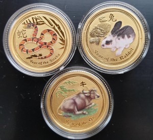 3 x 1/10 oz Gold Color Lunar II Perth Mint: Je 1 x 1/10 oz Gold Color Hase 2011 & Schlange 2013 & Ochse 2009