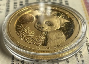 1 oz Gold High Relief Proof Moon Festival Panda 2023 mit Glowing Effekt für den Mond geprägt bei der Shanghai Mint - max. 188 Stk