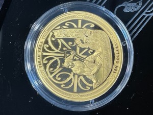 1 oz Gold Proof ( 2 X 1/2 oz ) New Zealand : Proof Set Maui and the Fish inkl. Holzbox / COA - max 150 Stk