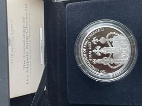 1 oz Silber UK Royal Mint PROOF The Crown / Coronation of His Majesty King Charles III inkl. Booklet / COA / Box und Aussenkartonage ( diff.besteuert nach §25a UStG )